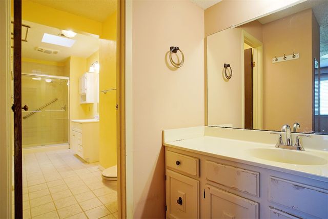 1734 Hartford Drive, Carrollton, TX 75007