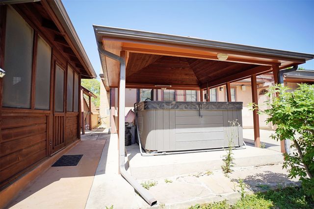 1734 Hartford Drive, Carrollton, TX 75007