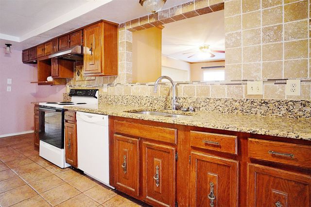 1734 Hartford Drive, Carrollton, TX 75007