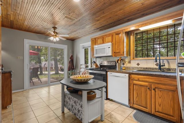 241 Hideaway Lane Central, Hideaway, TX 75771