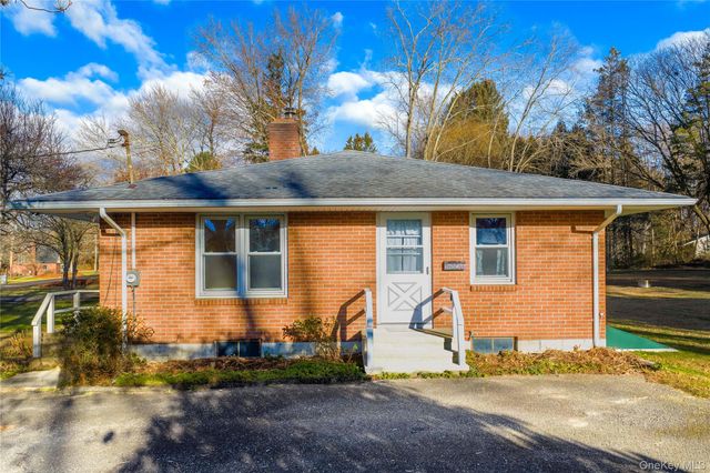 16 Townsend Boulevard, Pawling, NY 12564