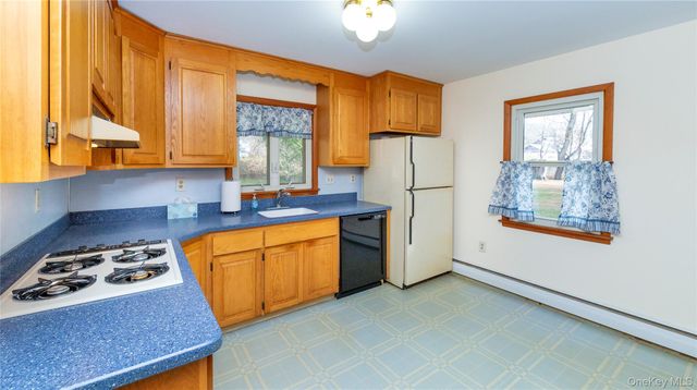 16 Townsend Boulevard, Pawling, NY 12564