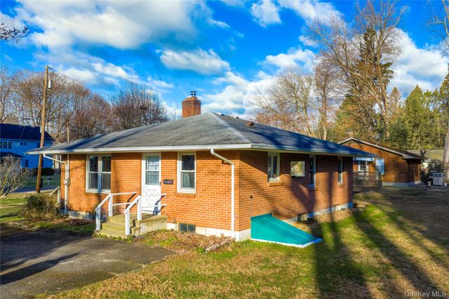 16 Townsend Boulevard, Pawling, NY 12564