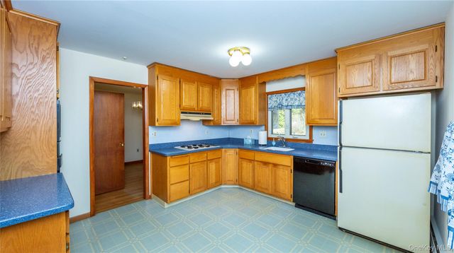 16 Townsend Boulevard, Pawling, NY 12564