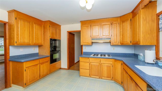 16 Townsend Boulevard, Pawling, NY 12564