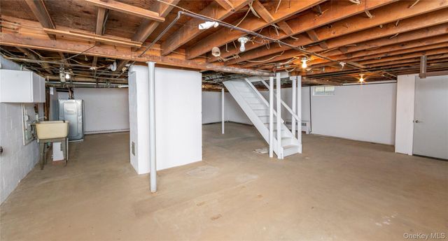 16 Townsend Boulevard, Pawling, NY 12564