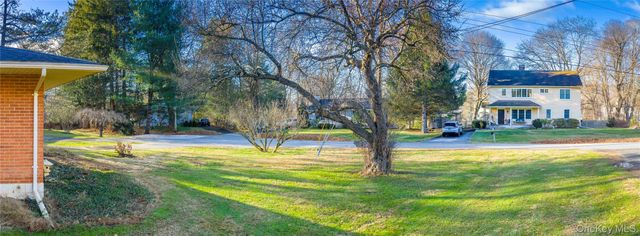 16 Townsend Boulevard, Pawling, NY 12564