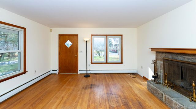 16 Townsend Boulevard, Pawling, NY 12564