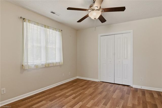 6045 Stone Bluff Drive, Clemmons, NC 27012