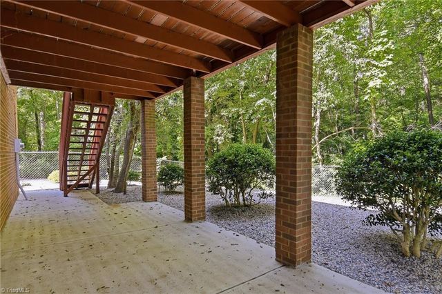 6045 Stone Bluff Drive, Clemmons, NC 27012