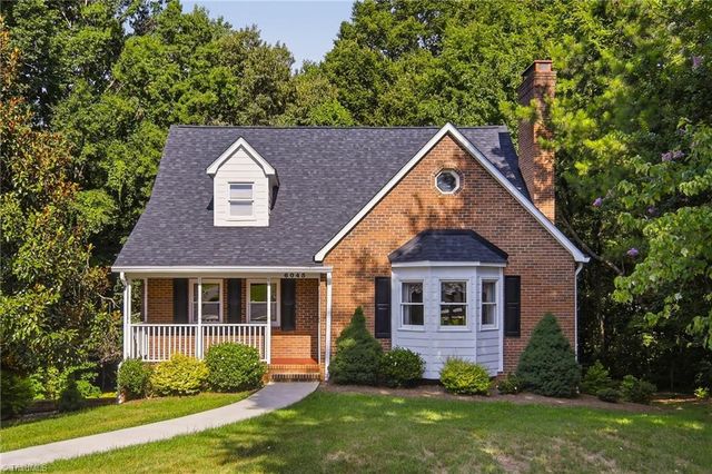 6045 Stone Bluff Drive, Clemmons, NC 27012