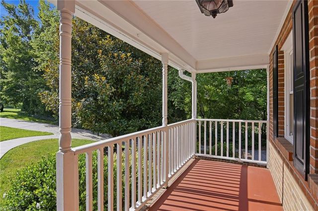 6045 Stone Bluff Drive, Clemmons, NC 27012