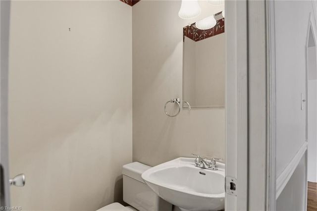 6045 Stone Bluff Drive, Clemmons, NC 27012