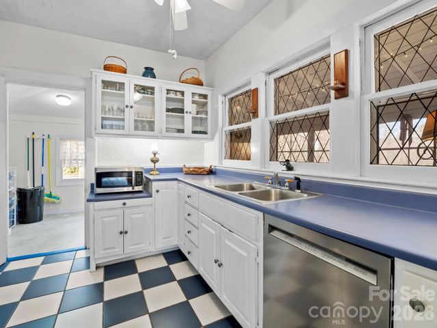 439 Lockhart Road, Tryon, NC 28782