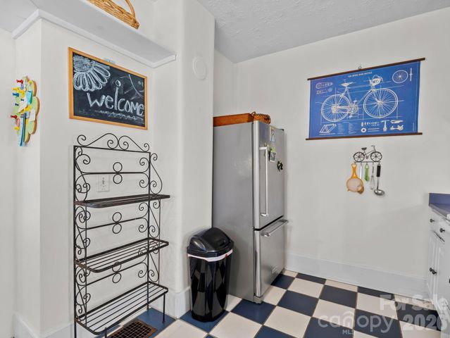 439 Lockhart Road, Tryon, NC 28782