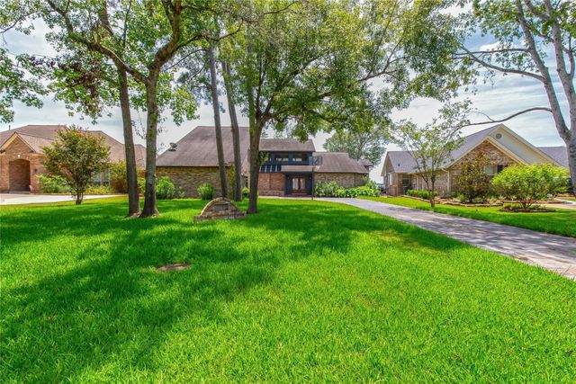 12098 Sagittarius Drive E, Willis, TX 77318