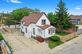 17 N 6th Avenue, Maywood, IL 60153