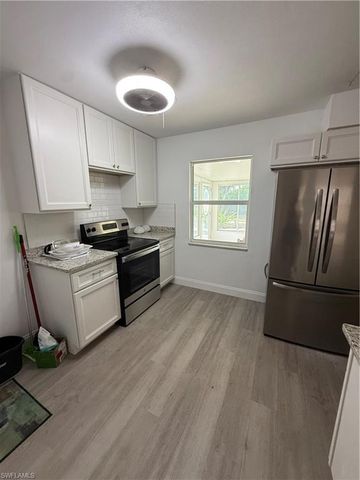 4902 Nassau CT, Cape Coral, FL 33904