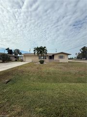 4902 Nassau CT, Cape Coral, FL 33904