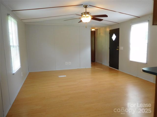 524 Oak Run Court, Bessemer City, NC 28016