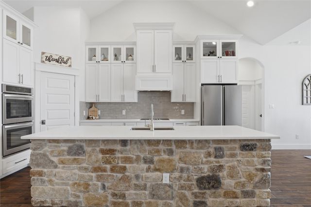 133 Greg LN, Jarrell, TX 76537