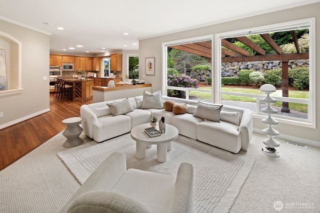 23399 SE 52nd Street, Issaquah, WA 98029