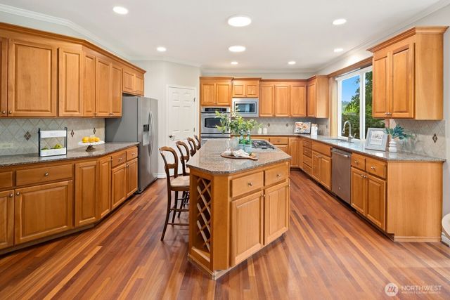 23399 SE 52nd Street, Issaquah, WA 98029