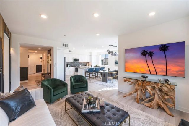 1867 S Union 64, Anaheim, CA 92805