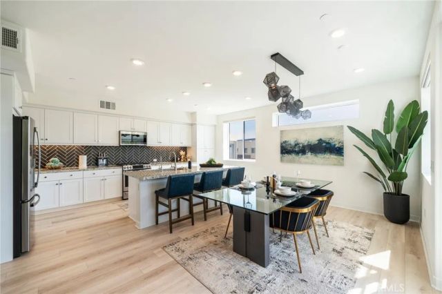 1867 S Union 64, Anaheim, CA 92805