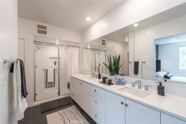 1867 S Union 64, Anaheim, CA 92805