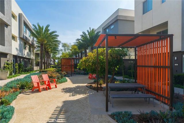 1867 S Union 64, Anaheim, CA 92805