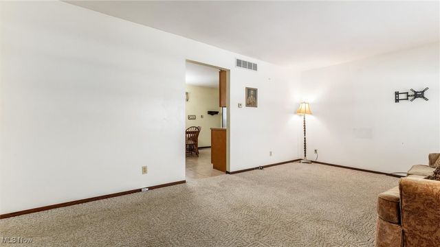 1078 Pfeifer Drive, Zanesville, OH 43701