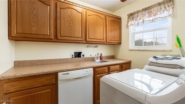 1078 Pfeifer Drive, Zanesville, OH 43701