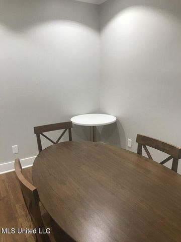 3304 N State Street, 102, Jackson, MS 39216