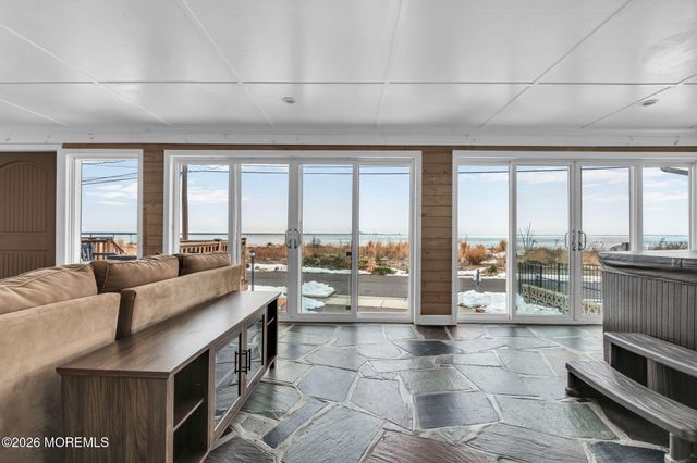 218 Beach Avenue, Leonardo, NJ 07737