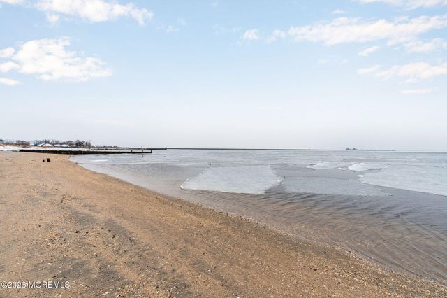 218 Beach Avenue, Leonardo, NJ 07737