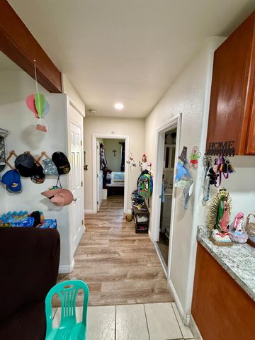 1118 N Augusta Street, Fresno, CA 93701