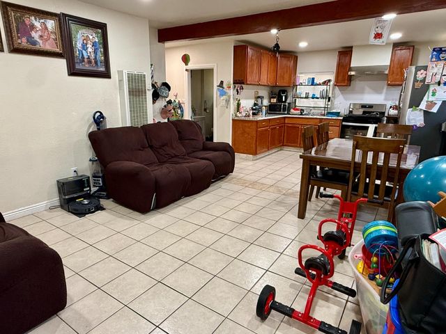 1118 N Augusta Street, Fresno, CA 93701