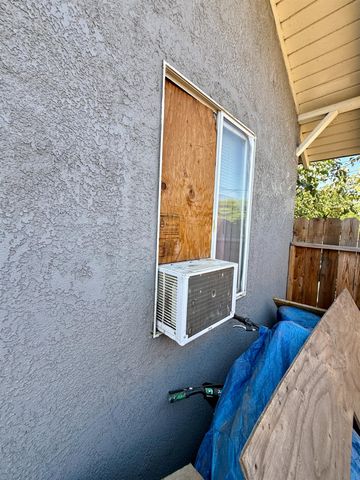 1118 N Augusta Street, Fresno, CA 93701