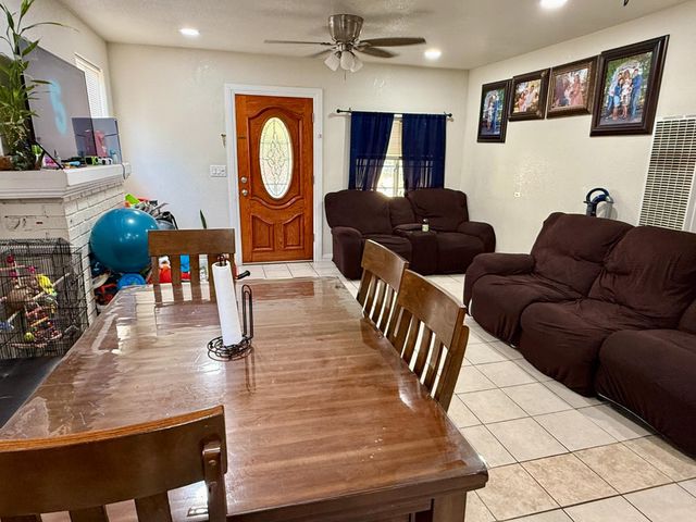1118 N Augusta Street, Fresno, CA 93701