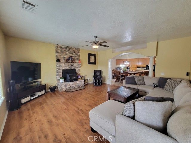 7022 Rio Vista, Hesperia, CA 92345