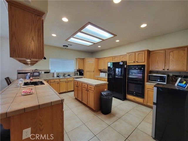 7022 Rio Vista, Hesperia, CA 92345