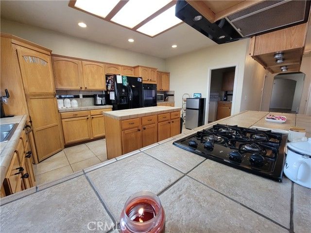 7022 Rio Vista, Hesperia, CA 92345