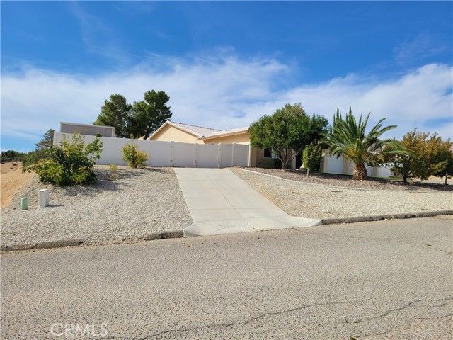 7022 Rio Vista, Hesperia, CA 92345