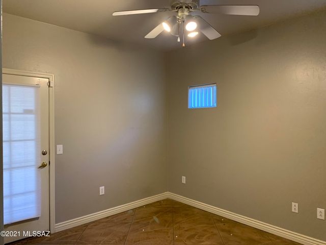 1054 N Pressyc Place, Tucson, AZ 85710