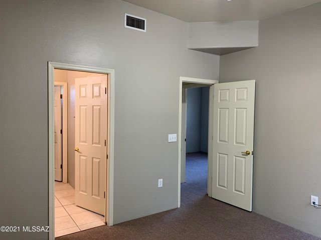 1054 N Pressyc Place, Tucson, AZ 85710