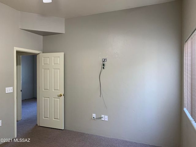 1054 N Pressyc Place, Tucson, AZ 85710