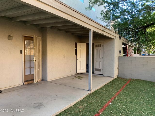 1054 N Pressyc Place, Tucson, AZ 85710