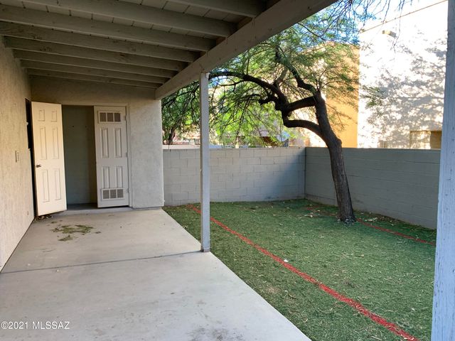 1054 N Pressyc Place, Tucson, AZ 85710