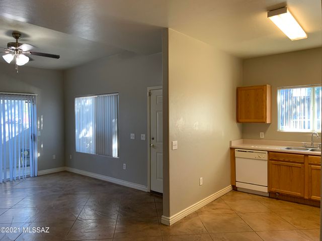 1054 N Pressyc Place, Tucson, AZ 85710